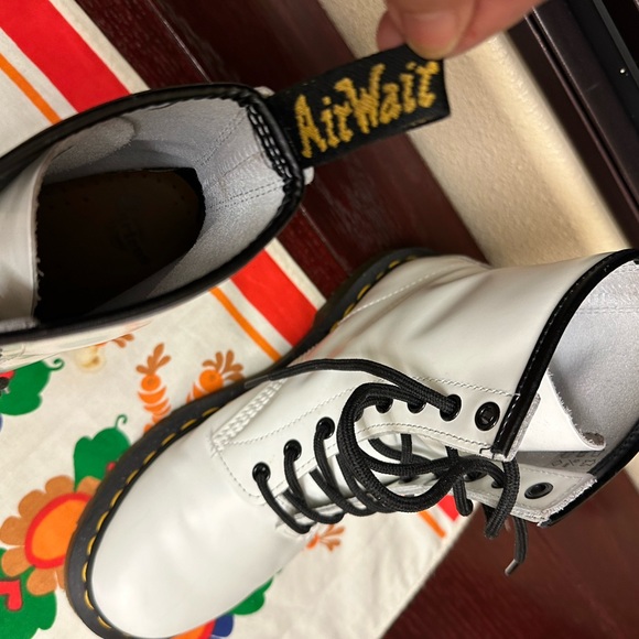 Doc Martens white in LADIES 8. only used 3 times, see photos close to new. - Picture 9 of 14